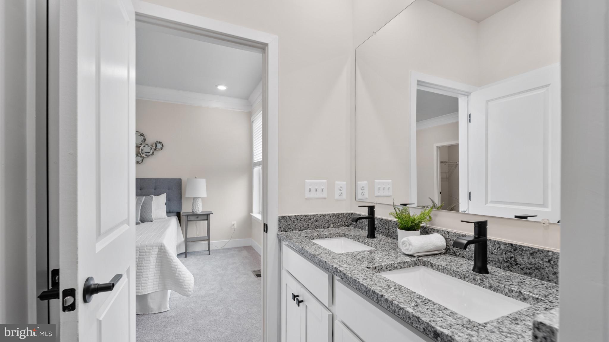 MEDFIELD - Residential