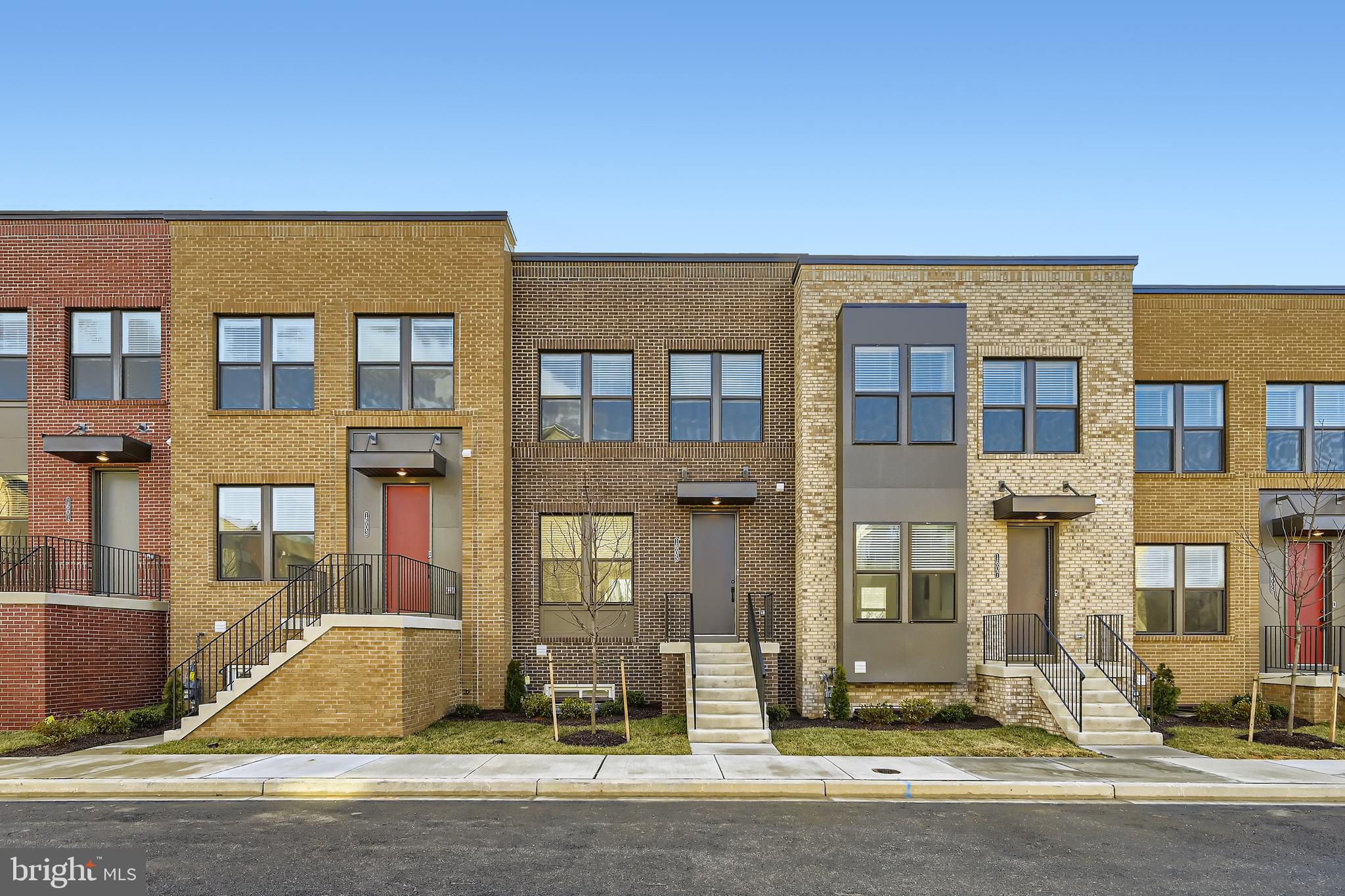 MEDFIELD - Residential