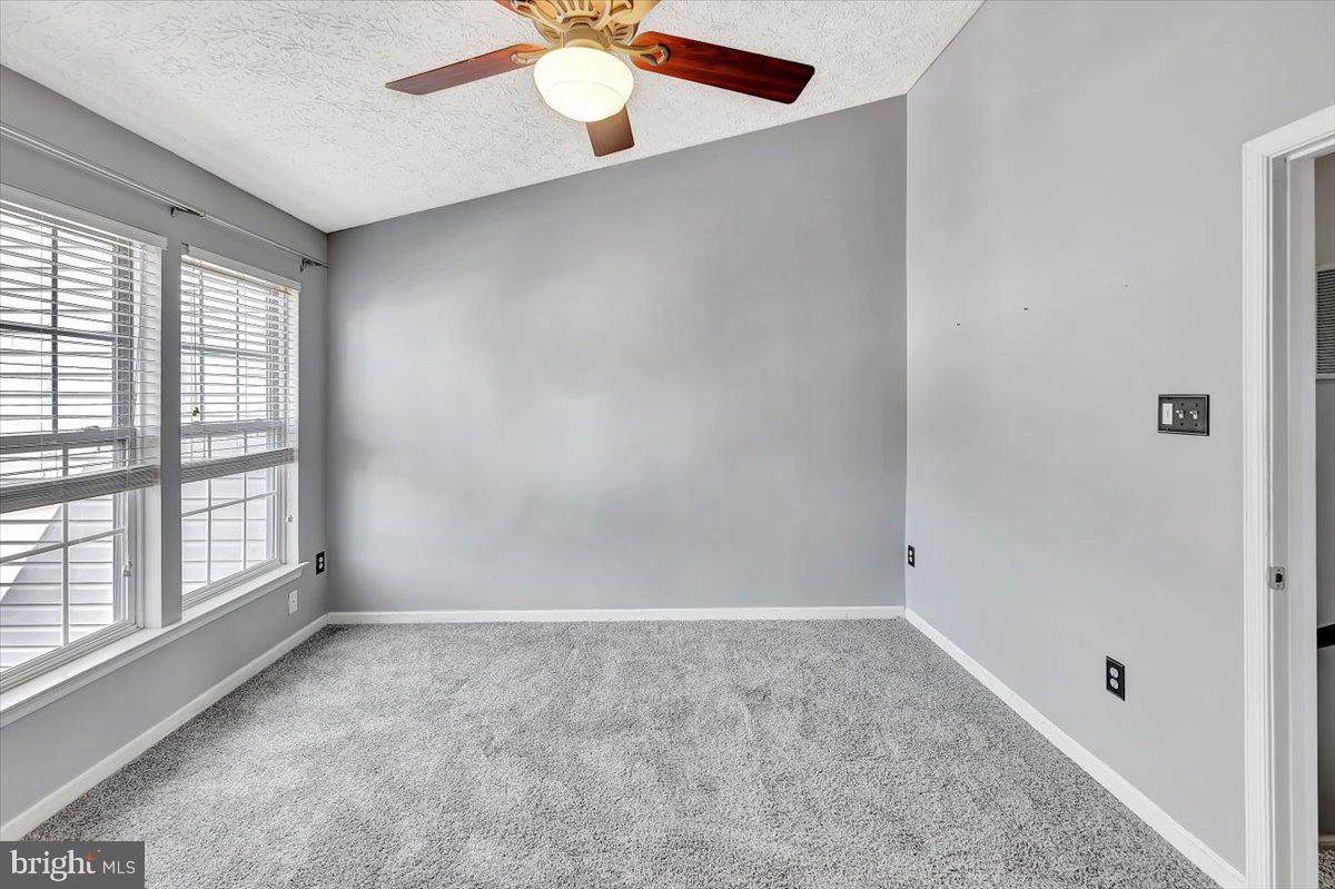 HOLLY WOODS - Residential