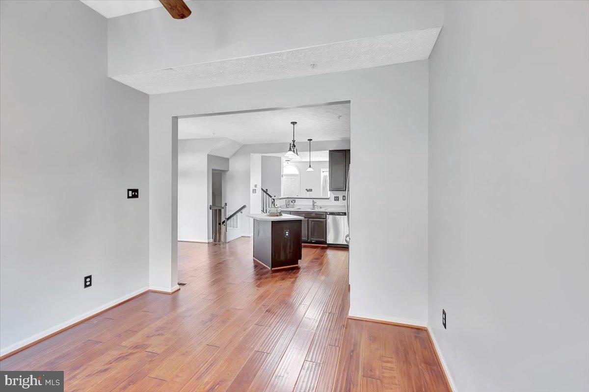 HOLLY WOODS - Residential