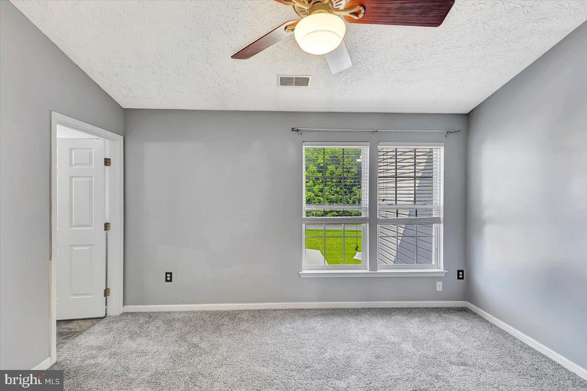 HOLLY WOODS - Residential