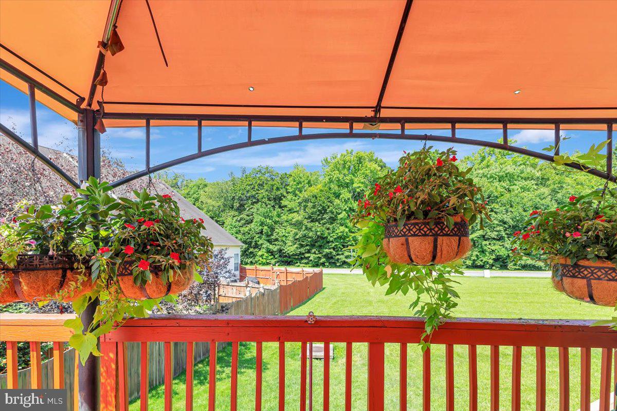 HOLLY WOODS - Residential