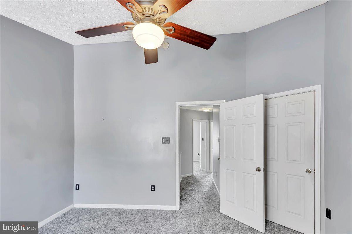 HOLLY WOODS - Residential