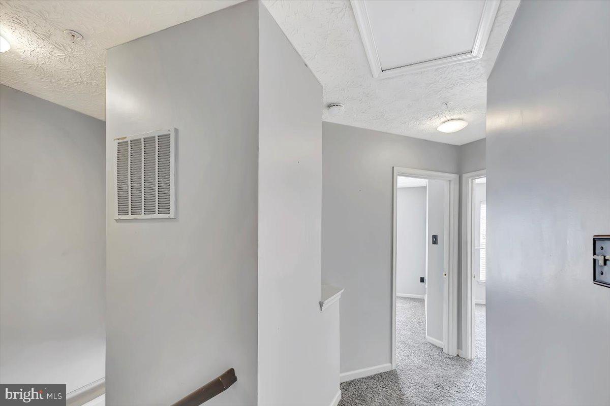 HOLLY WOODS - Residential