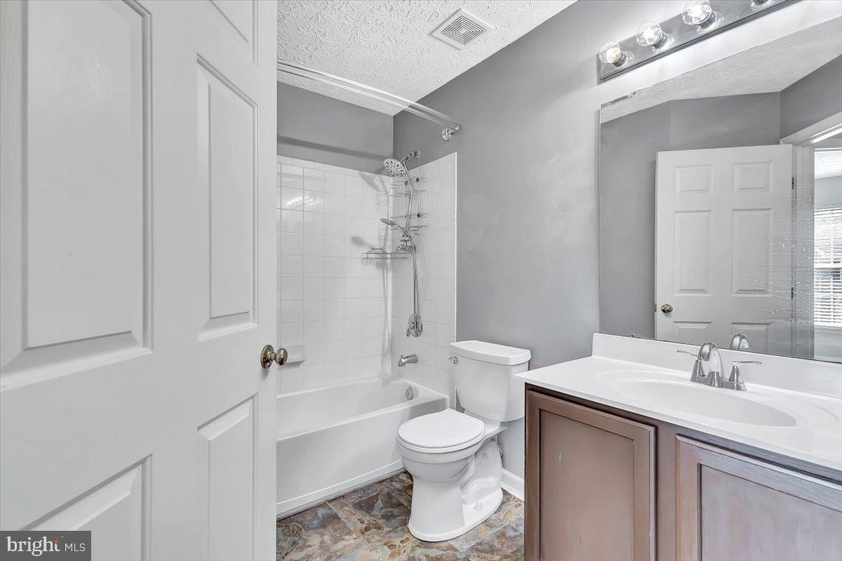 HOLLY WOODS - Residential