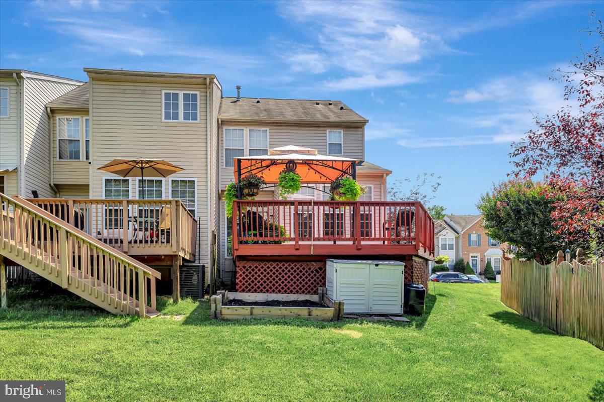 HOLLY WOODS - Residential