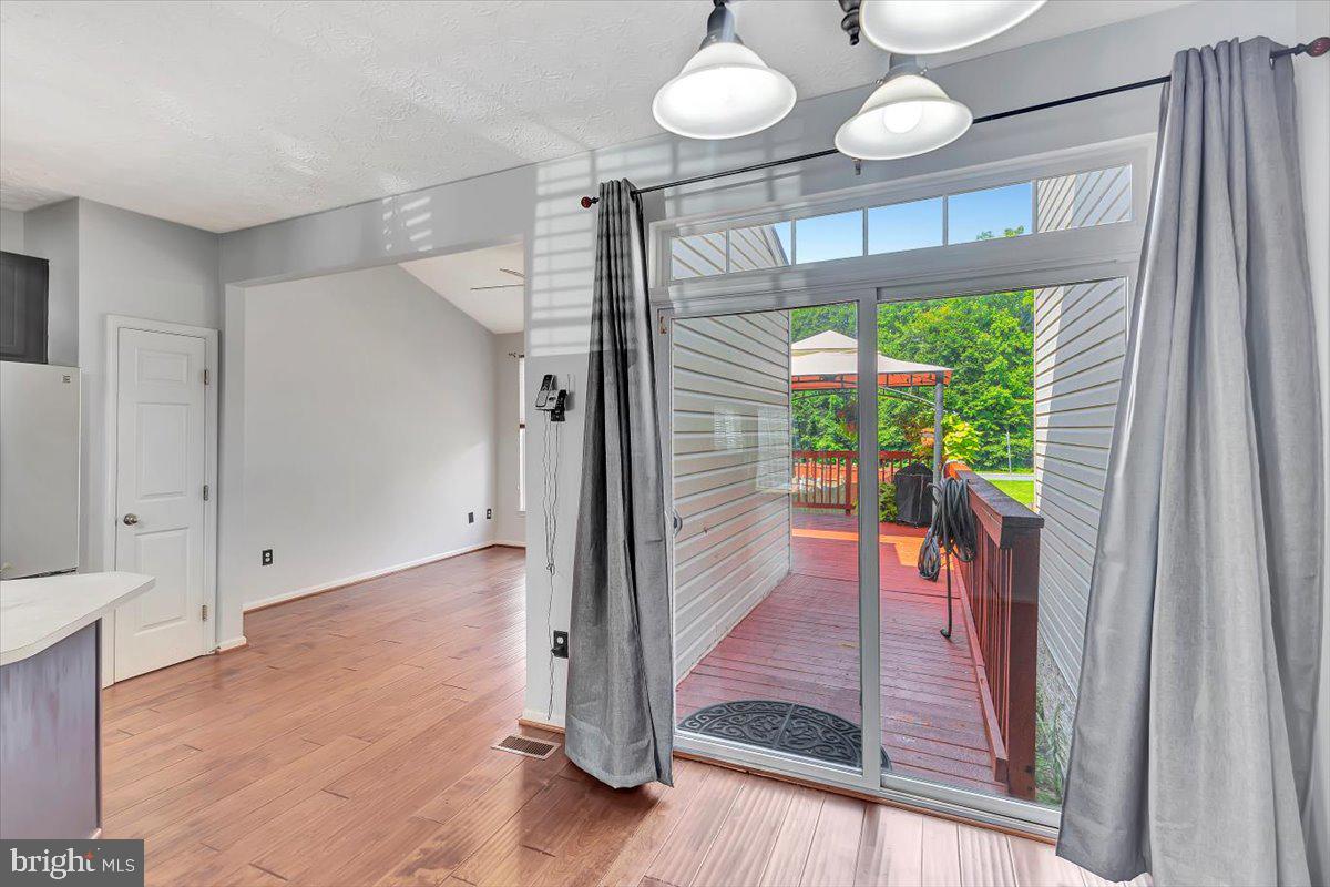 HOLLY WOODS - Residential