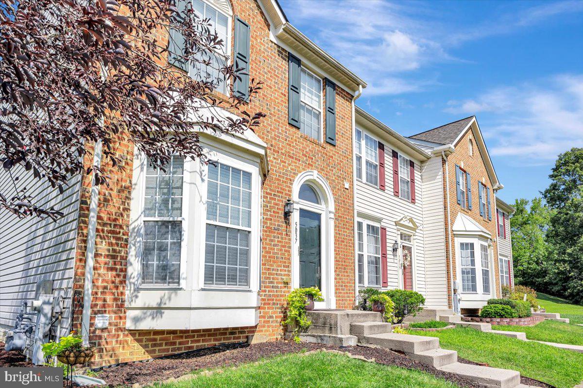 HOLLY WOODS - Residential