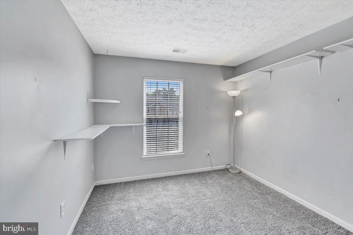 HOLLY WOODS - Residential