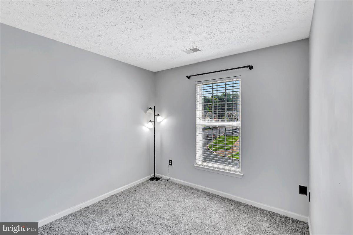 HOLLY WOODS - Residential