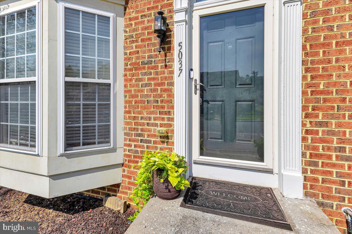 HOLLY WOODS - Residential