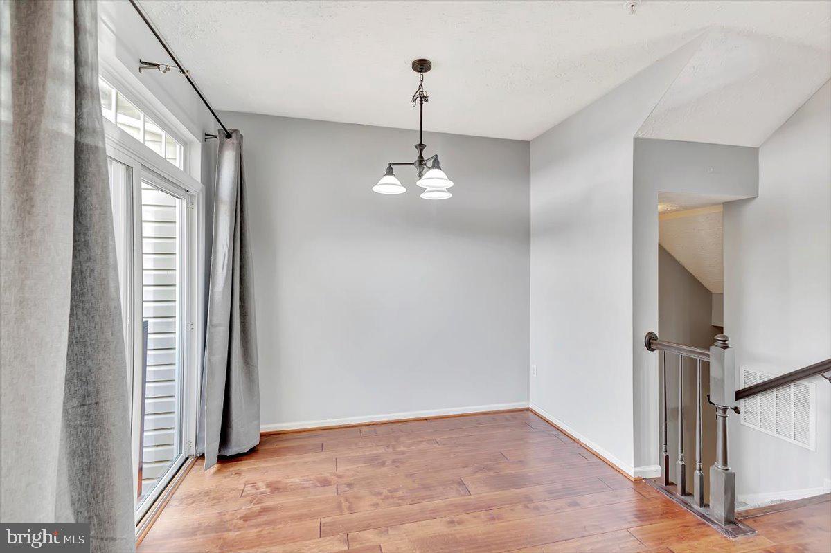 HOLLY WOODS - Residential