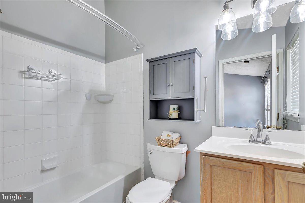 HOLLY WOODS - Residential