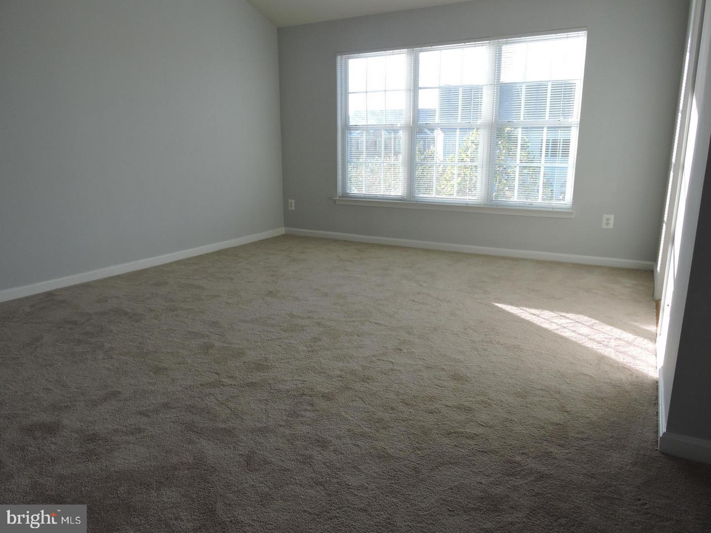 ASHBURN VILLAGE - Residential Lease