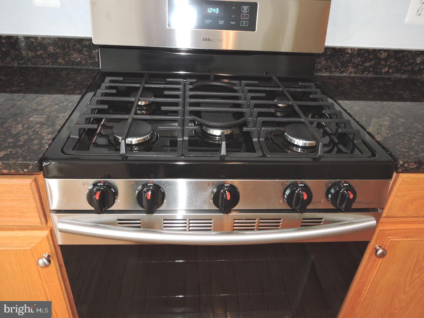 ASHBURN VILLAGE - Residential Lease