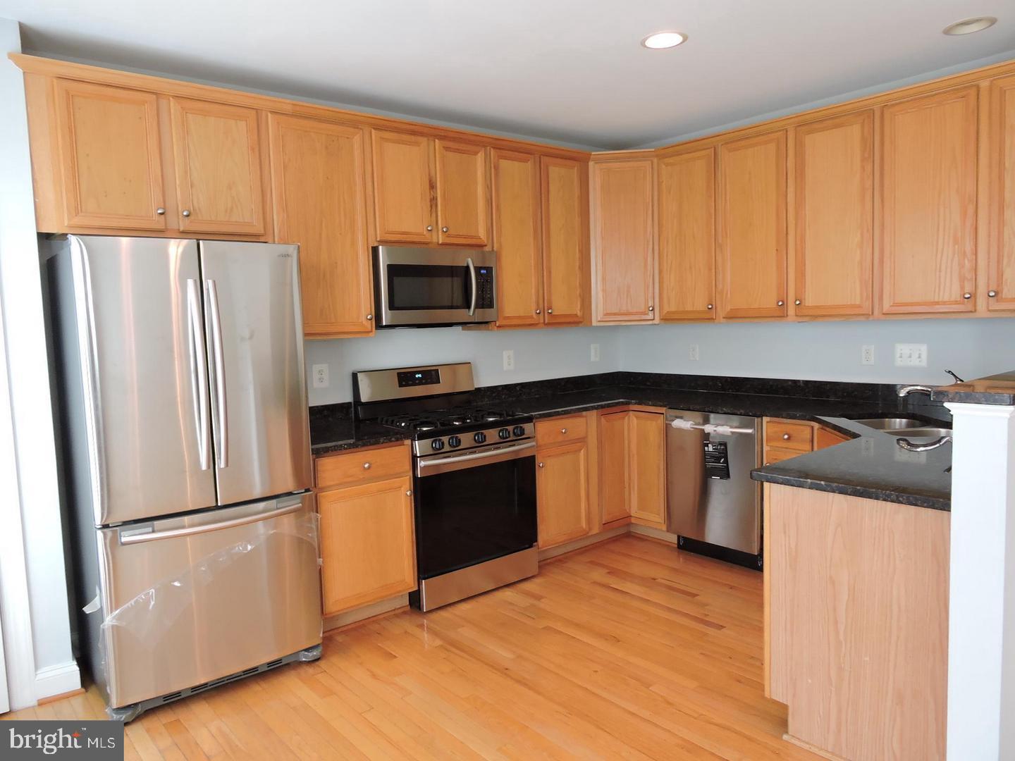 ASHBURN VILLAGE - Residential Lease