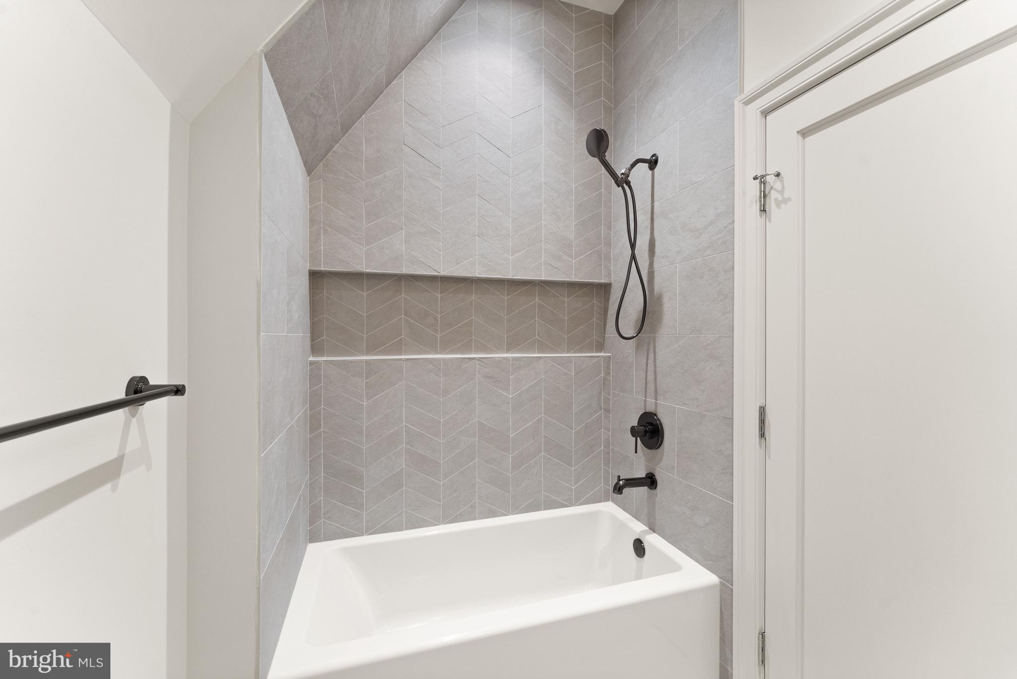 LANGLEY FOREST - Residential