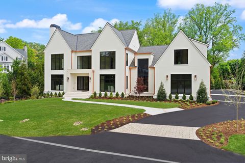 Photo of 6811 Wemberly Way, MCLEAN, VA 22101 (MLS # VAFX2292340)