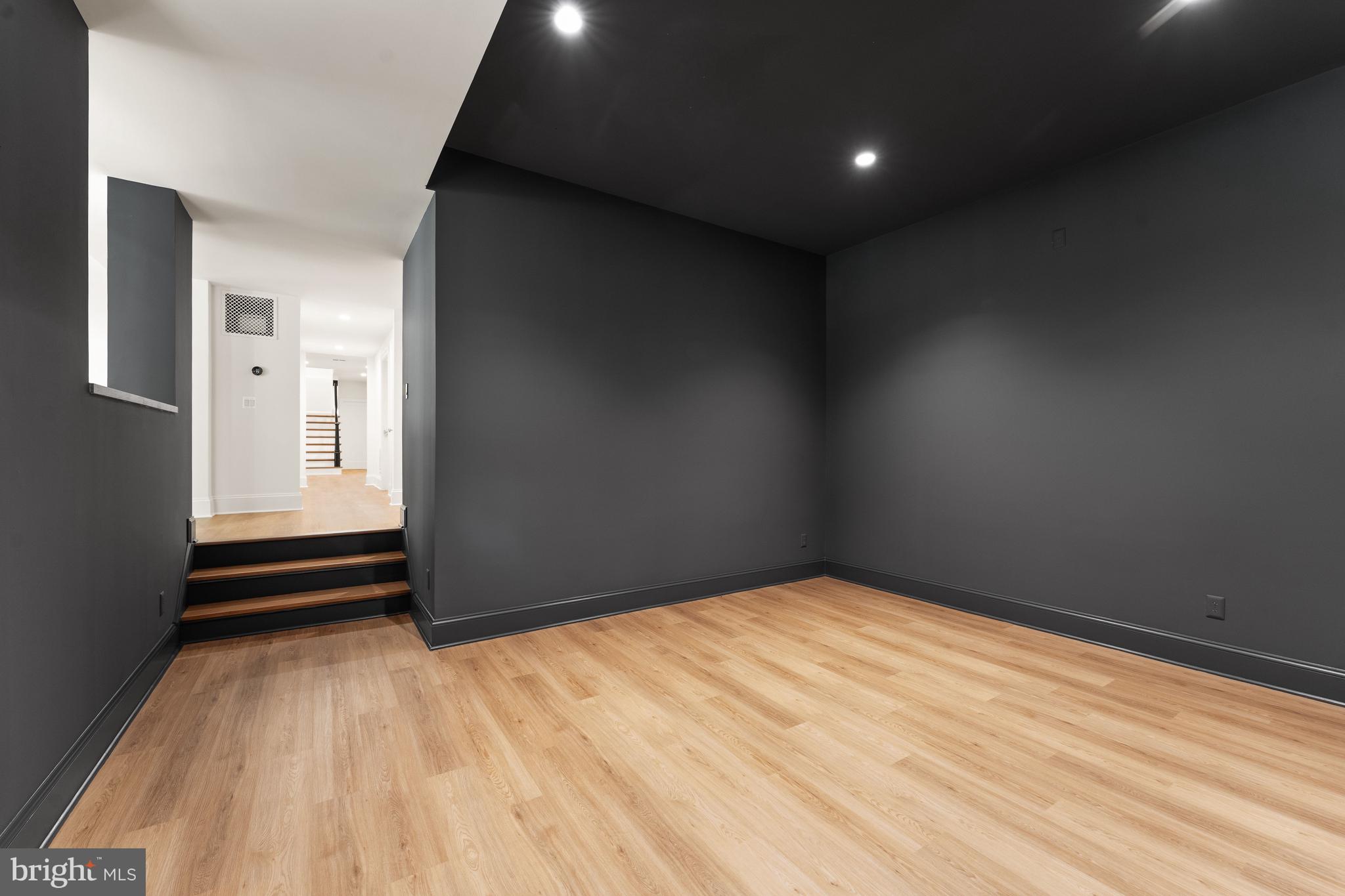 LANGLEY FOREST - Residential