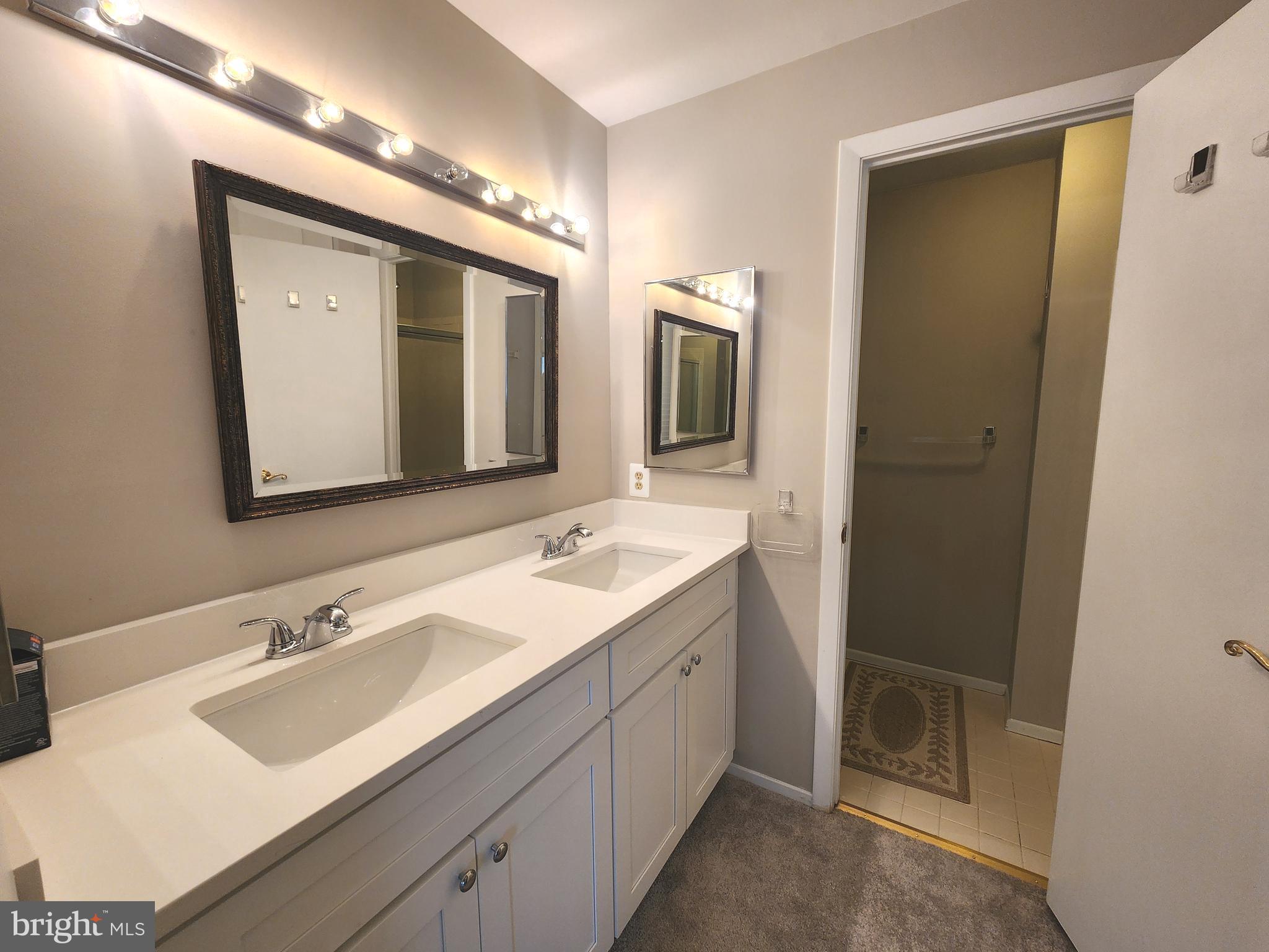 HIDEAWAY - Residential