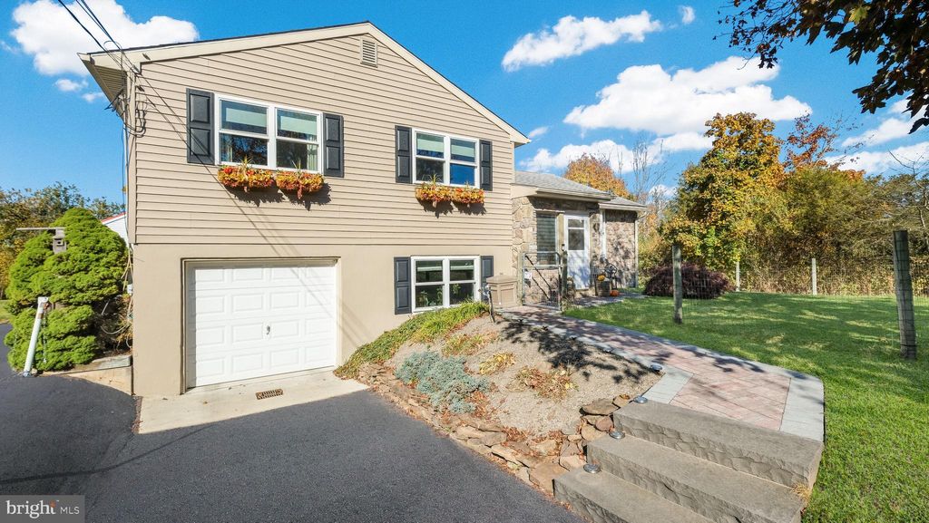 Photo of 7078 Easton Road, PIPERSVILLE, PA 18947 (MLS # PABU2101416)