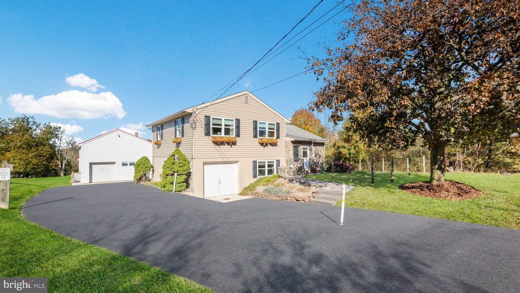 Photo of 7078 Easton Road, PIPERSVILLE, PA 18947 (MLS # PABU2101416)