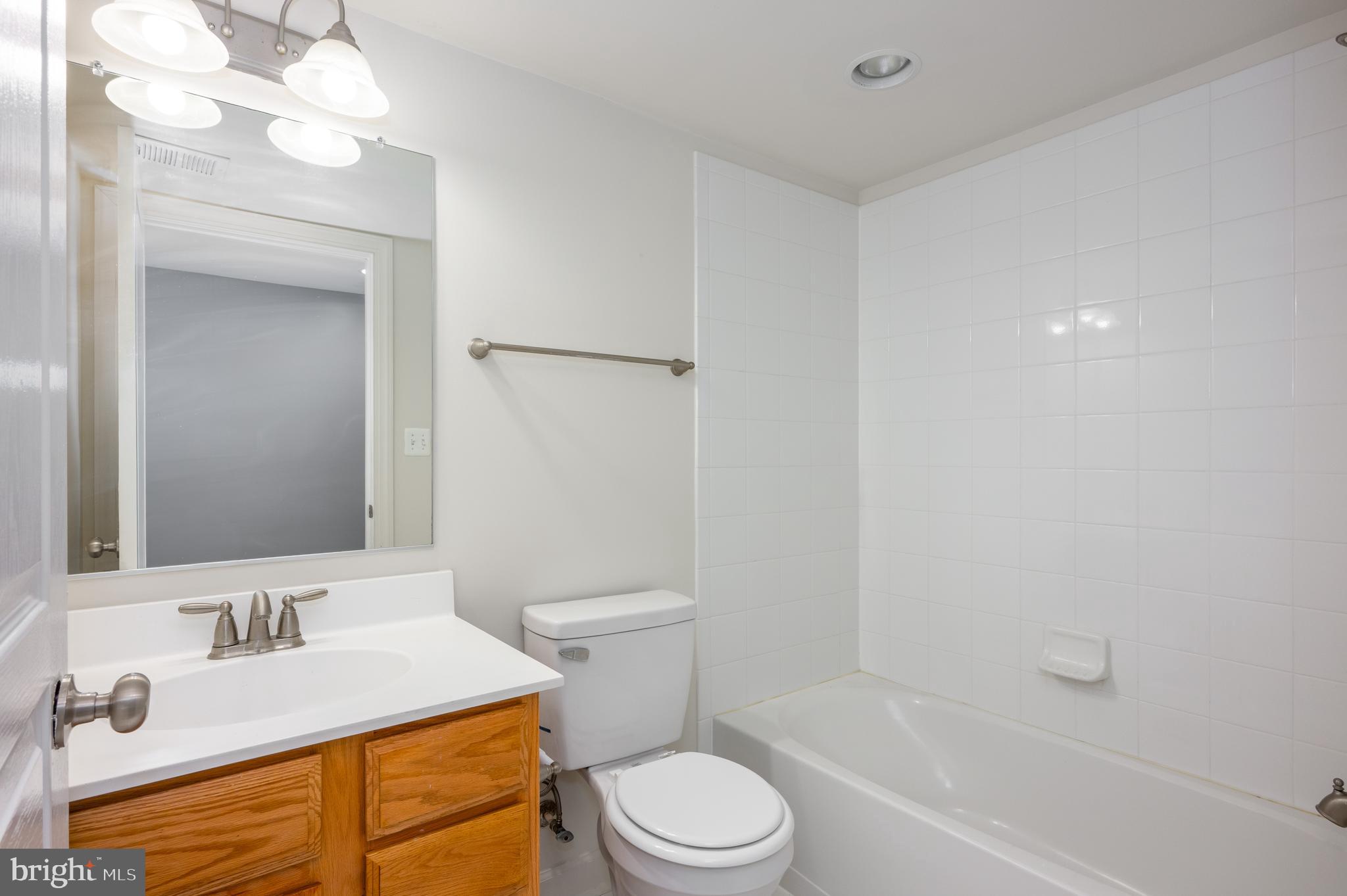 OAK CREEK CLUB - Residential