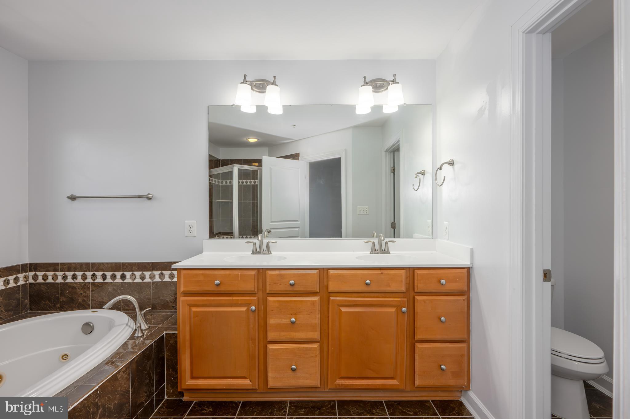 OAK CREEK CLUB - Residential