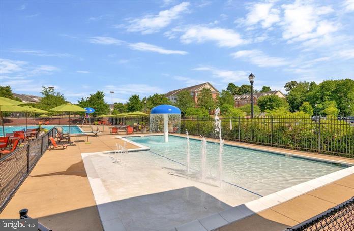 OAK CREEK CLUB - Residential