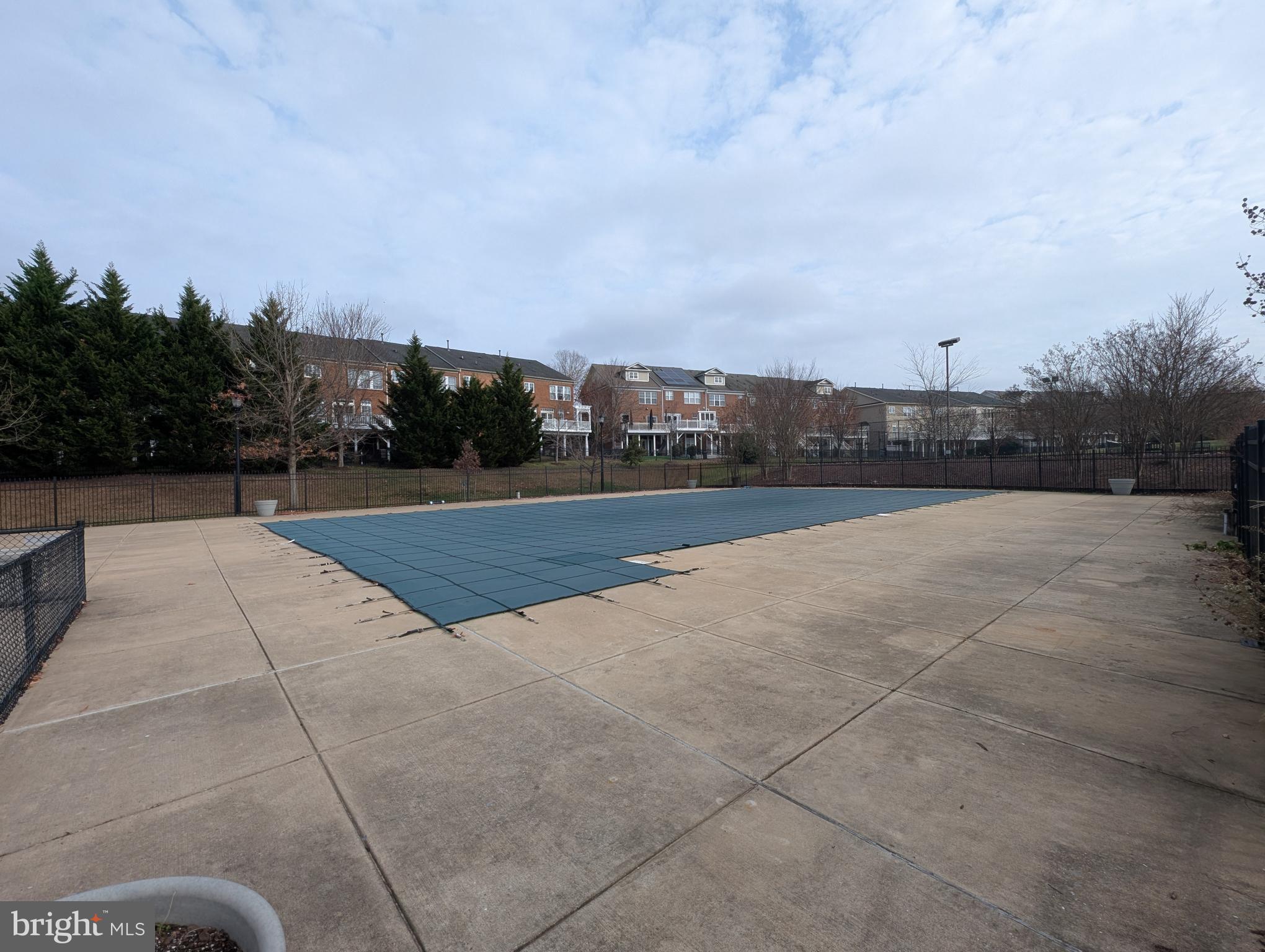 OAK CREEK CLUB - Residential