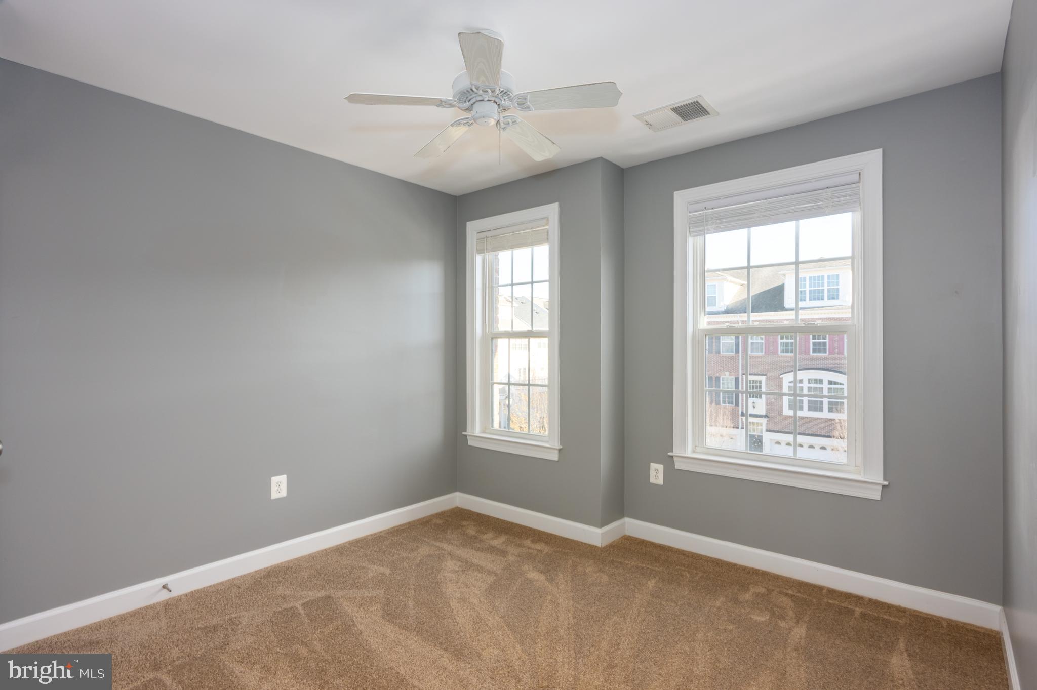 OAK CREEK CLUB - Residential