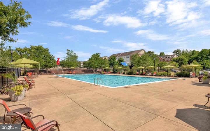 OAK CREEK CLUB - Residential