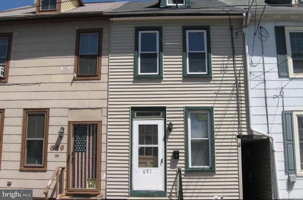 Photo of 691 Cherry Street, COLUMBIA, PA 17512 (MLS # PALA2082966)