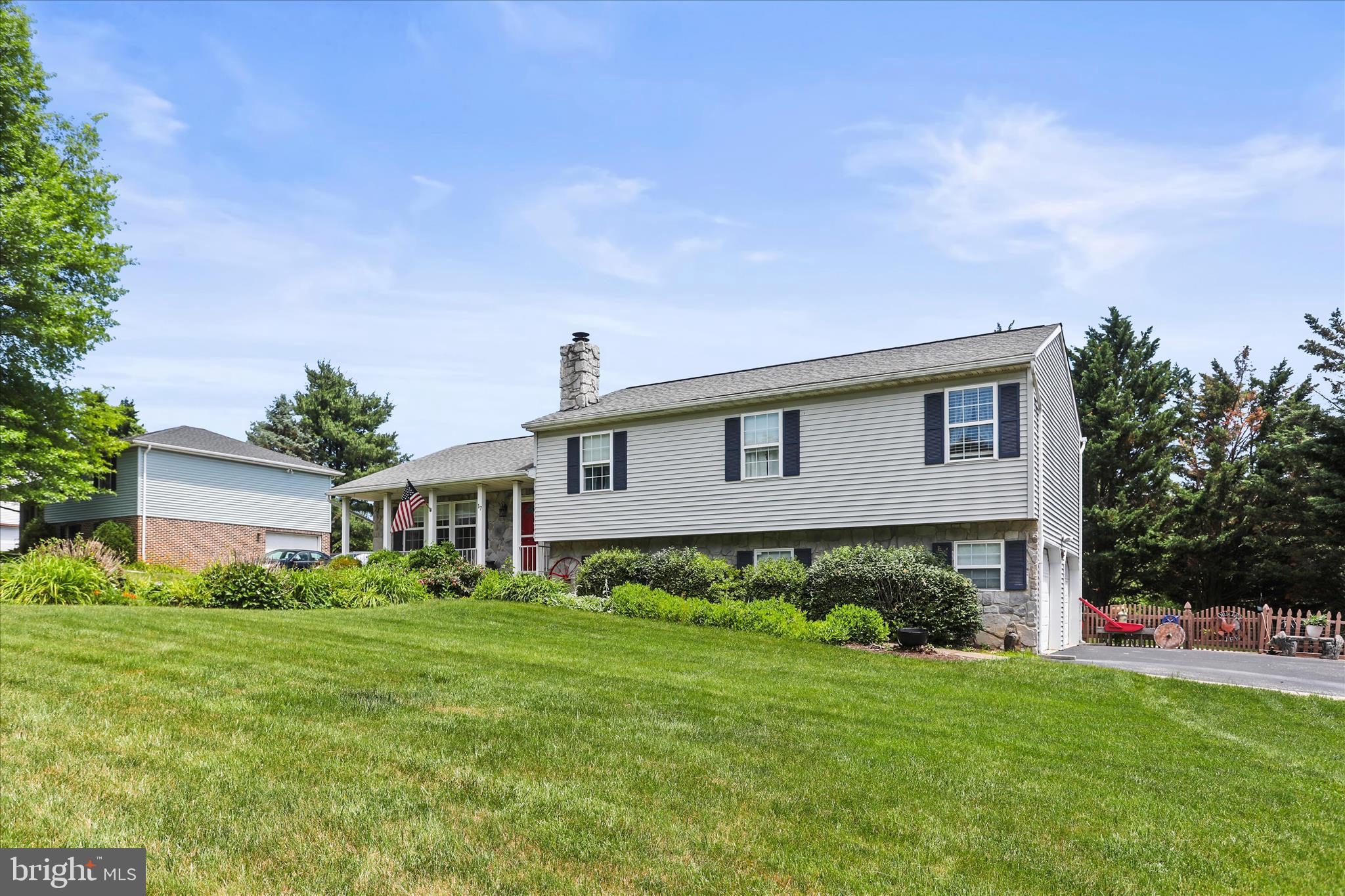 17 ECKER AVENUE