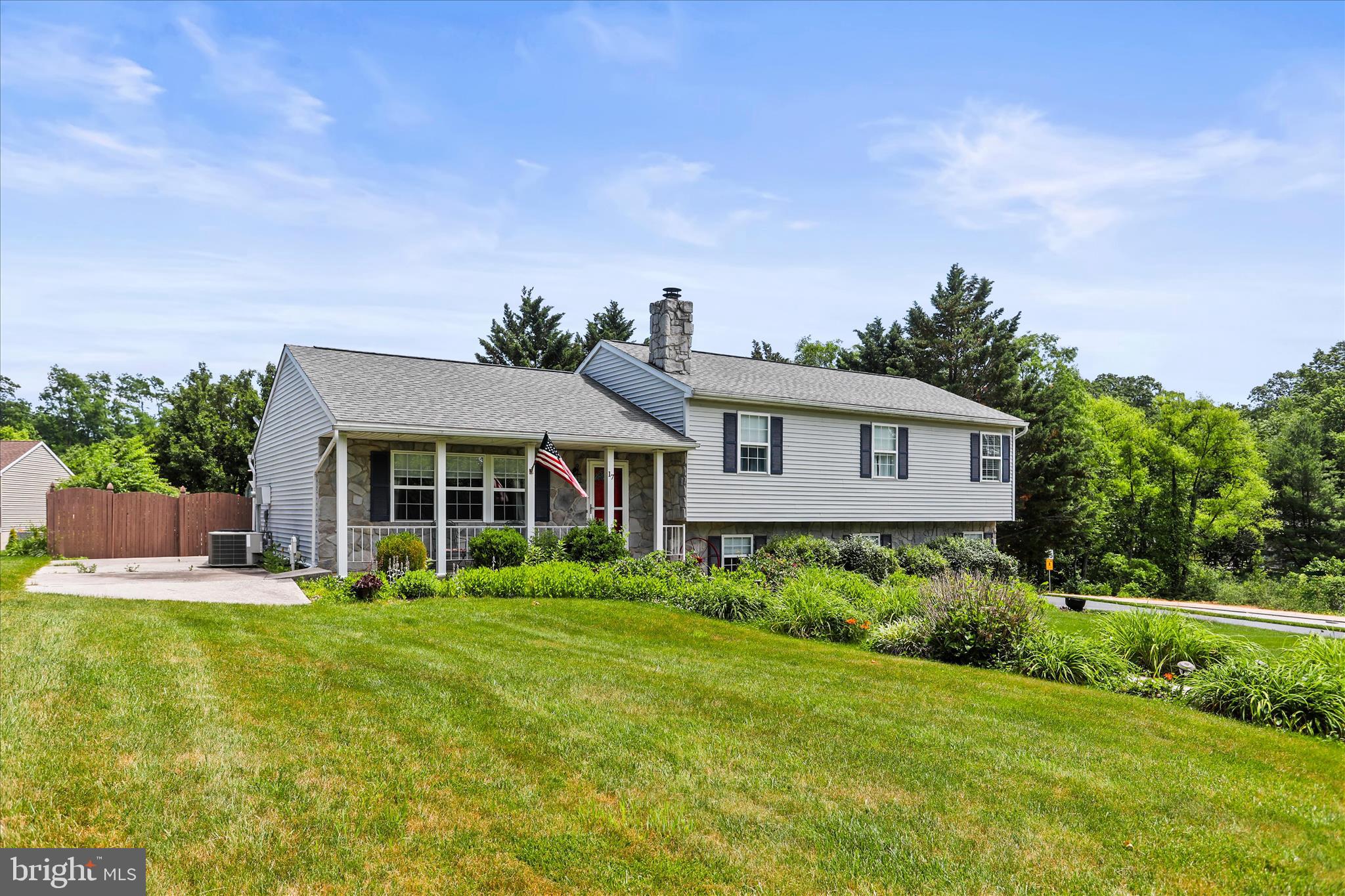 17 ECKER AVENUE