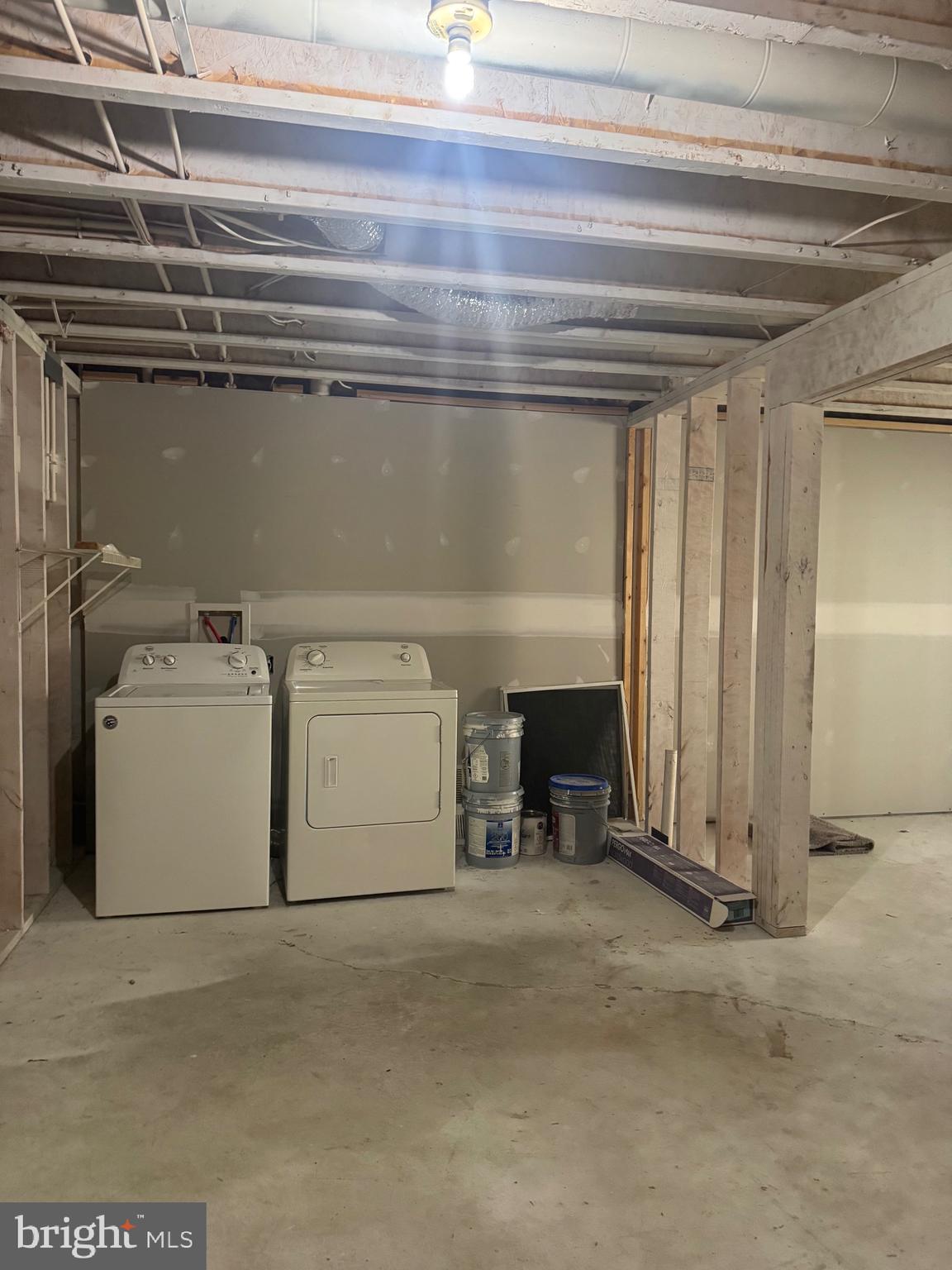 MANOR PARK - Residential Lease