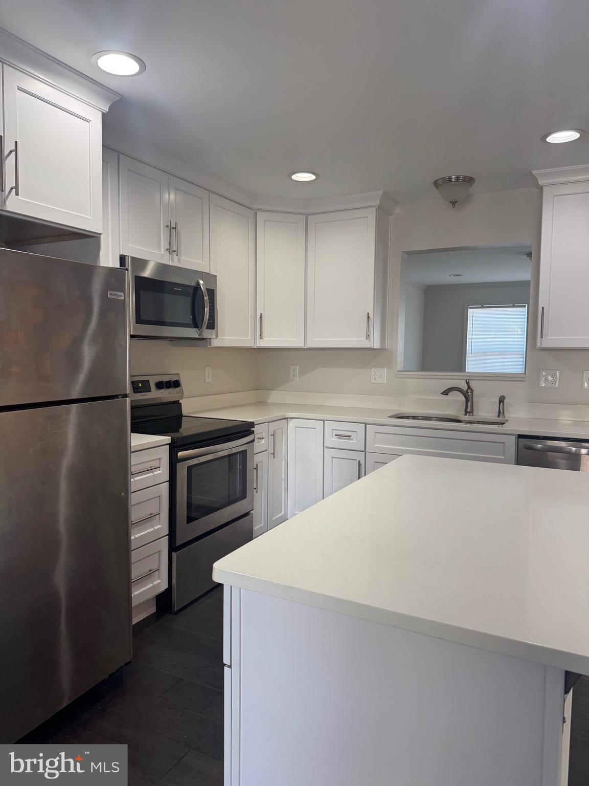 MANOR PARK - Residential Lease