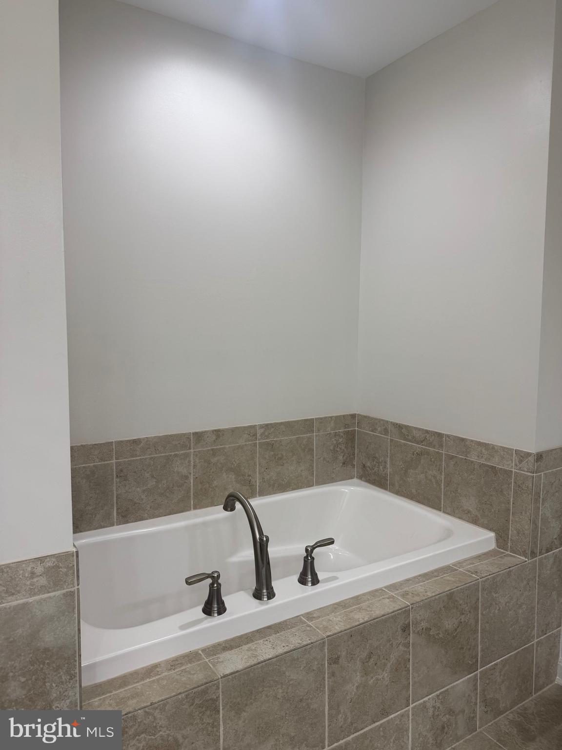 MANOR PARK - Residential Lease