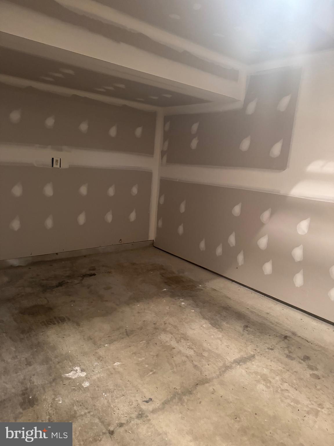 MANOR PARK - Residential Lease