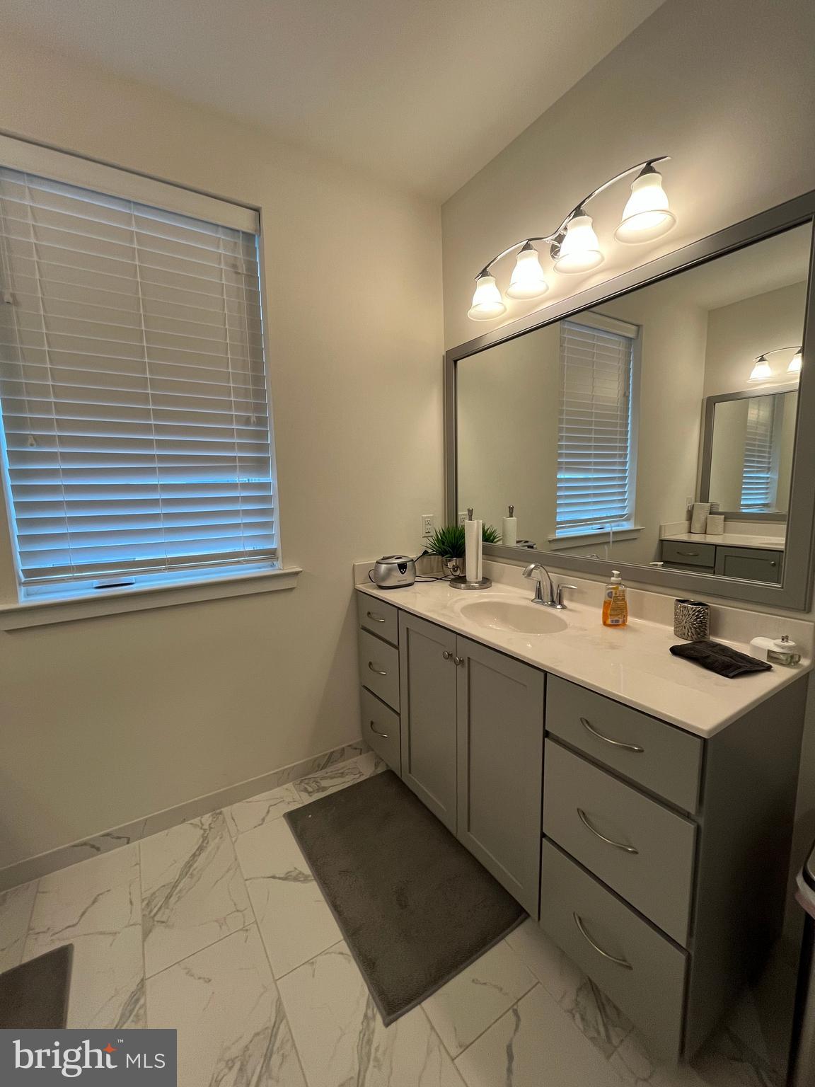 BROWNSTONES AT VF - Residential Lease