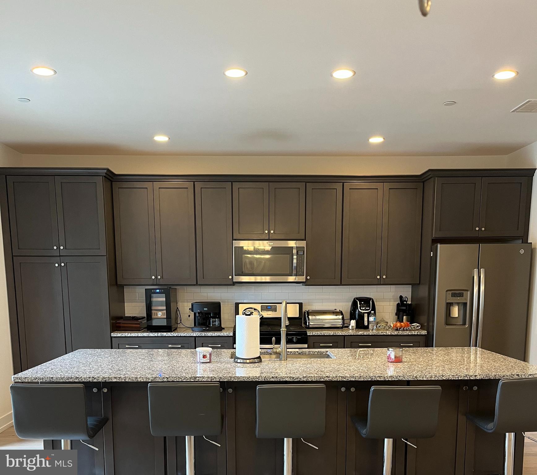 BROWNSTONES AT VF - Residential Lease