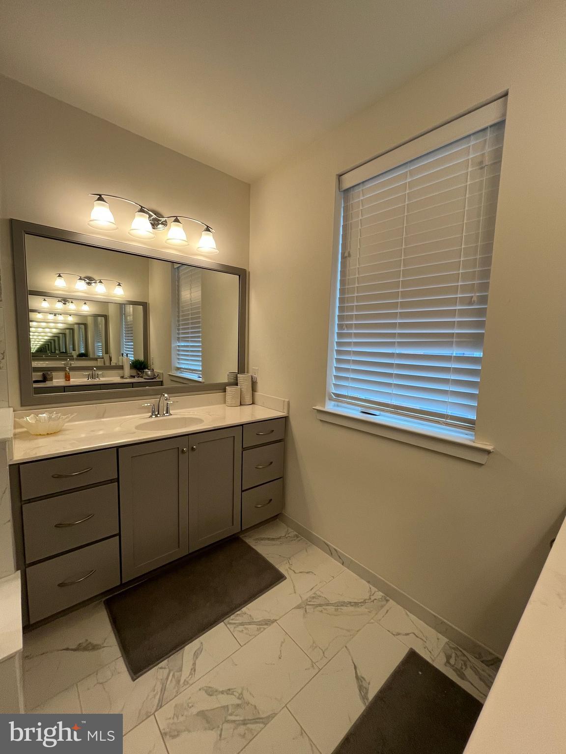 BROWNSTONES AT VF - Residential Lease