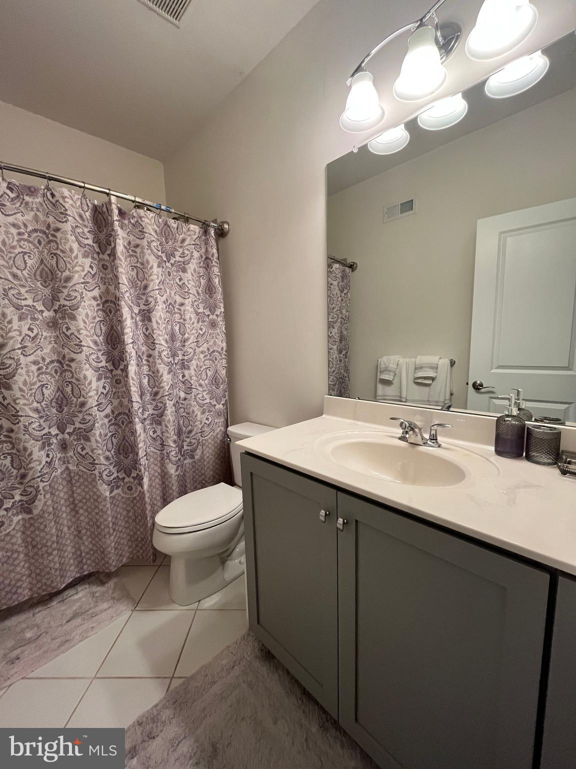 BROWNSTONES AT VF - Residential Lease