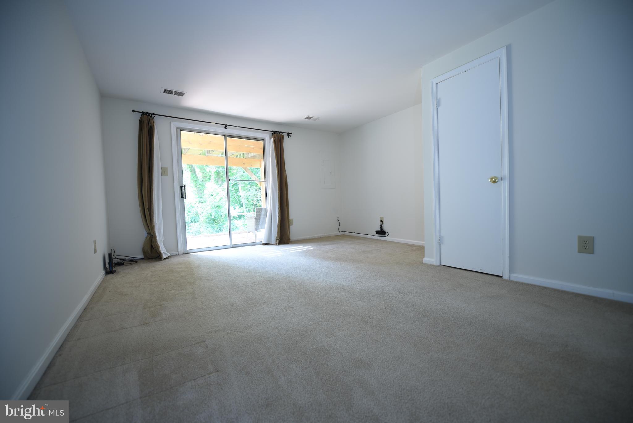 RESTON - Residential Lease