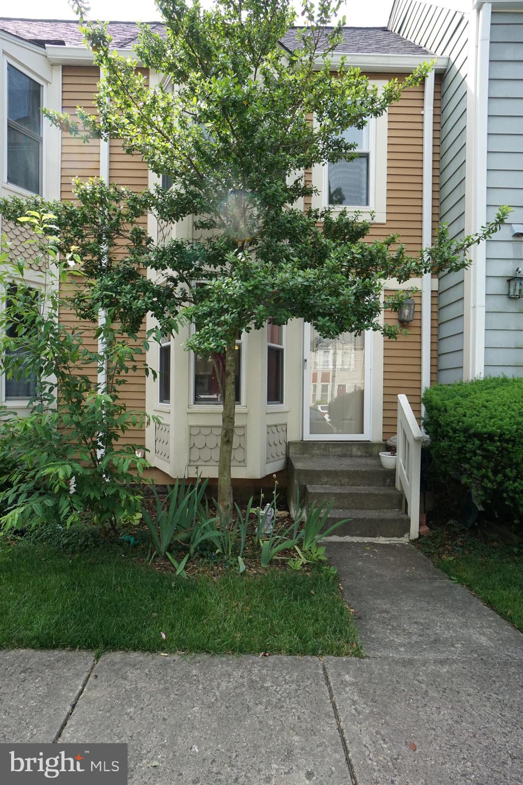 RESTON - Residential Lease