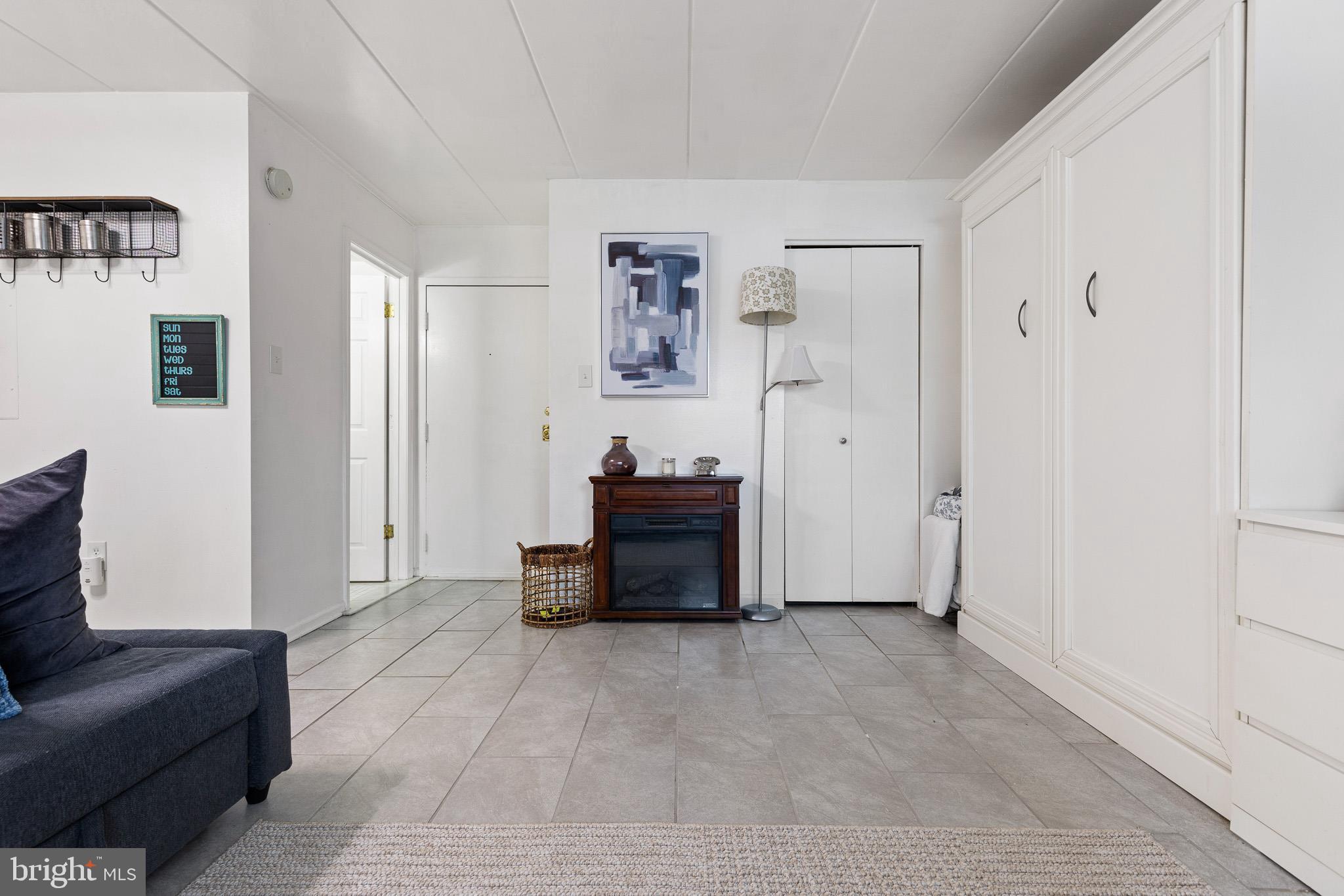 WASHINGTON SQUARE - Residential