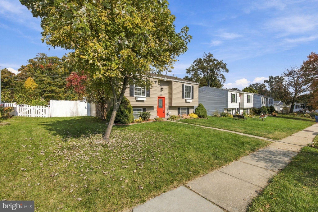Photo of 31 Heathrow Manor Court, NOTTINGHAM, MD 21236 (MLS # MDBC2180092)