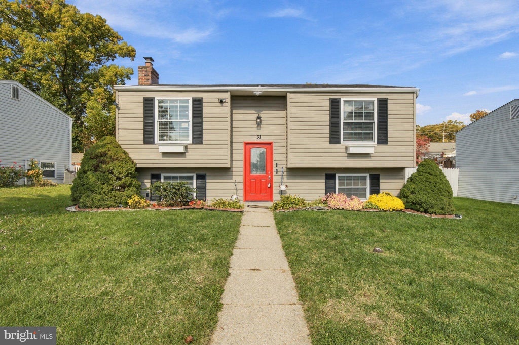 Photo of 31 Heathrow Manor Court, NOTTINGHAM, MD 21236 (MLS # MDBC2180092)