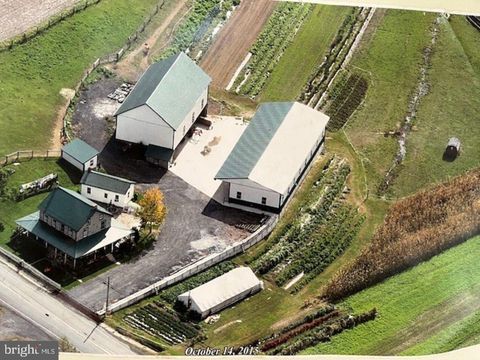 572 OLD RTE 22 LENHARTSVILLE PA 19534