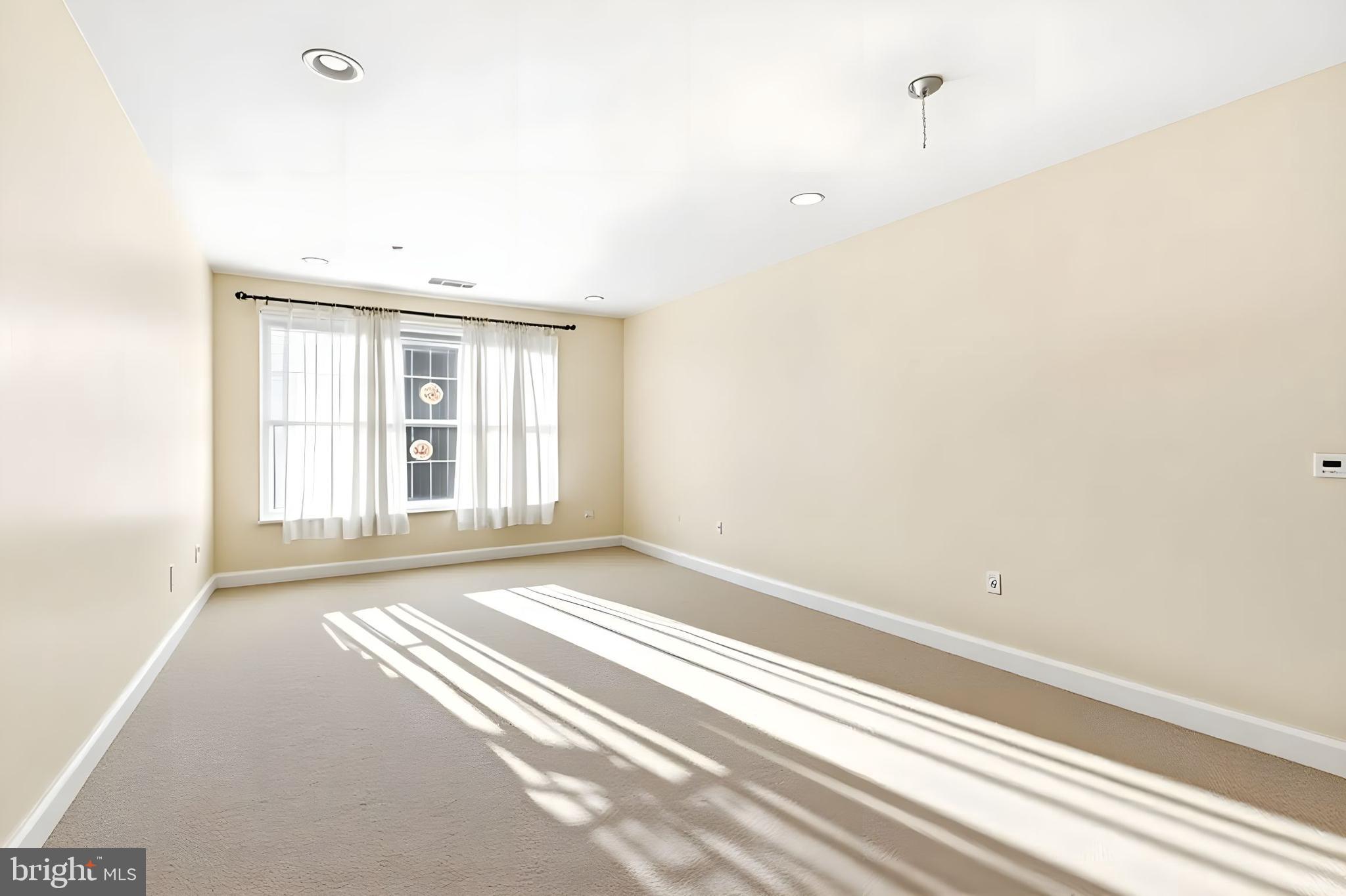 THE GRANDE AT RIVERVIEW - Residential